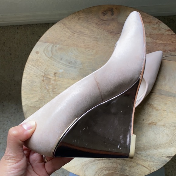 Rose gold Coach wedges in used but good condition - Picture 4 of 9